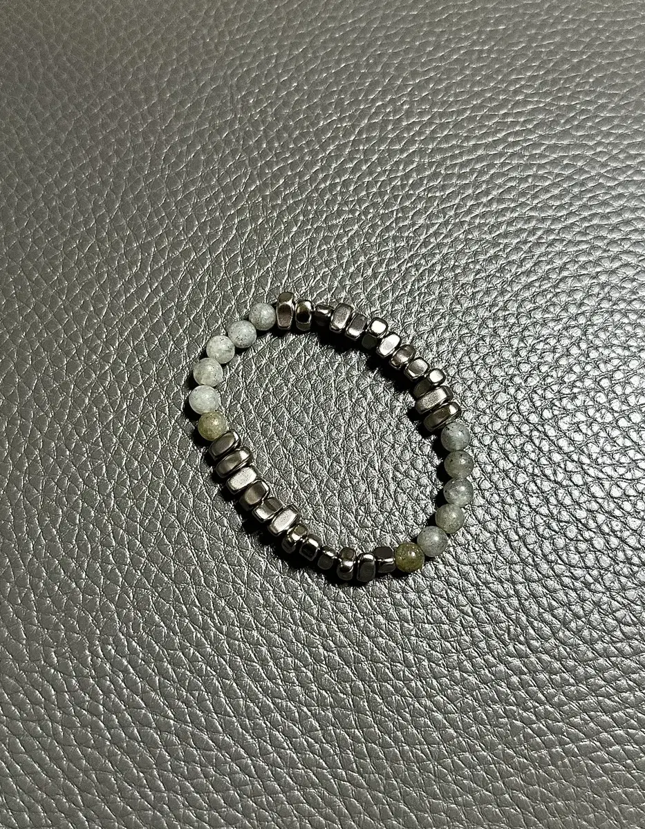 Gemstone bracelet version.1